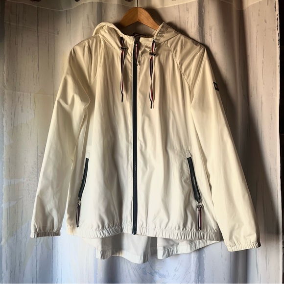 🎉HP🎉 Tommy Hilfiger White Women's Lightweight Weather Resistant Windbreaker - Picture 2 of 9